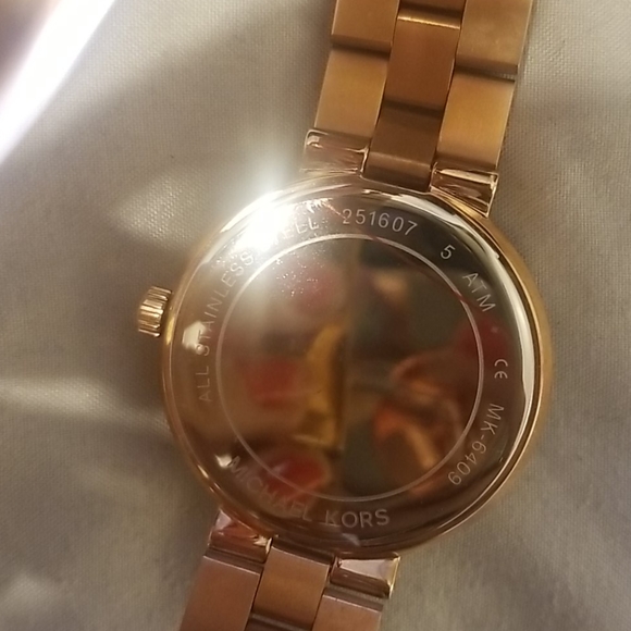 Michael kors rose gold watch - Picture 3 of 6